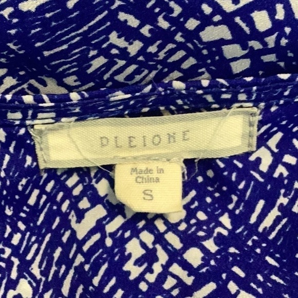 Pleione Top Size S Blue Sleeveless V-Neck Button Front - Picture 6 of 7